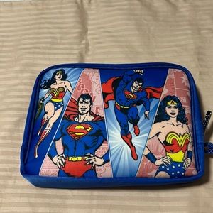 Anímate cosmetic/pencil case nwot